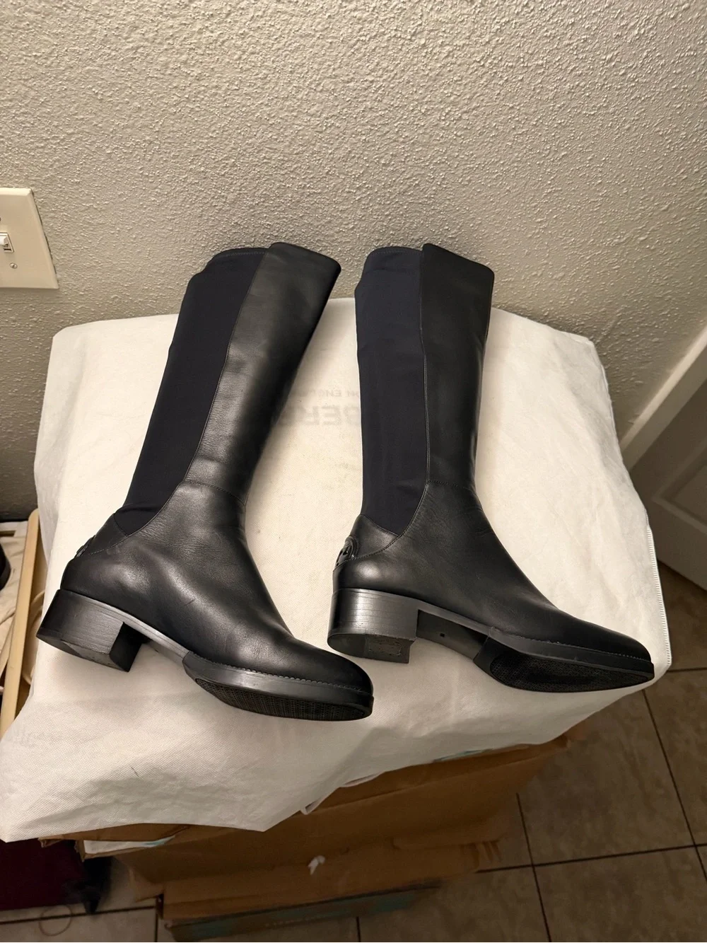 TORY BURCH CAITLIN LEATHER LOGO RIDING BOOT BLACK BLOCK ($510),pre-owned,SZ9M